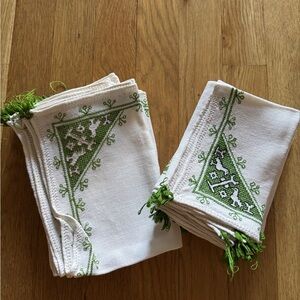 Vintage Embroidered White and Green Napkins